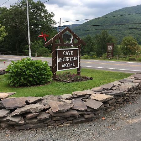 Cave Mountain Motel Уиндъм Екстериор снимка