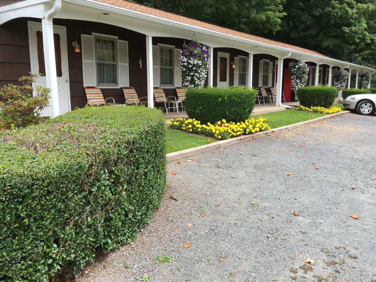 Cave Mountain Motel Уиндъм Екстериор снимка
